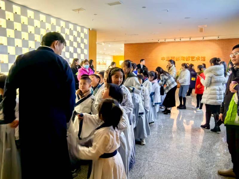 文化赋能：甘孜魔创文旅挖掘城市文化资源的实践探索